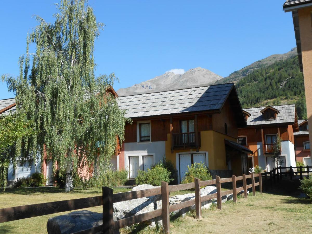 Les Chalets Du Jardin Alpin La Salle-les-Alpes Buitenkant foto